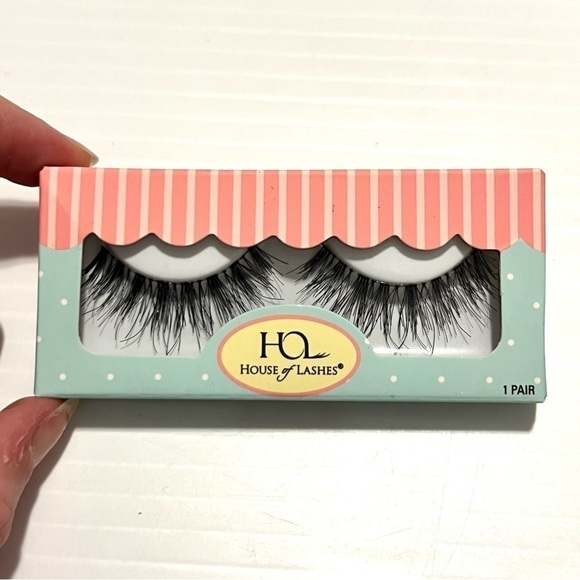 House of Lashes Black Lashes Temptress Wispy Adhesive - Picture 2 of 4